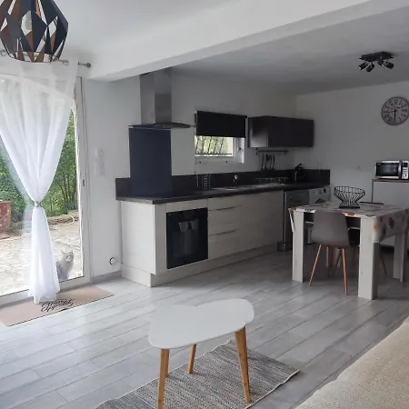Apartment A Du Gard, A Deux Pas Du Pont-du-gard Castillon-du-Gard