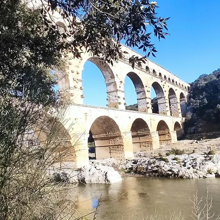 شقة A Du Gard, A Deux Pas Du Pont-du-gard
