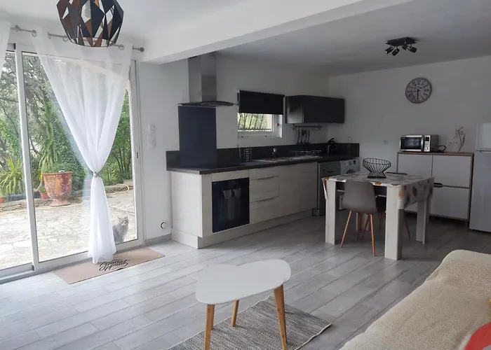 Appartement A Du Gard, A Deux Pas Du Pont-du-gard Castillon-du-Gard